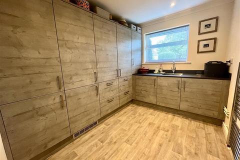 4 bedroom detached house for sale, The Green, Caston
