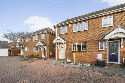 3 bedroom semi-detached house to rent, Windsor,  Berkshire,  SL4