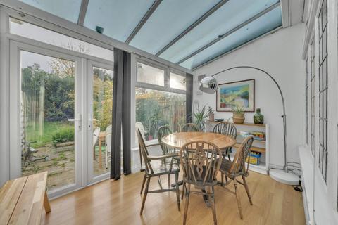 undefined, Hodford Road, London