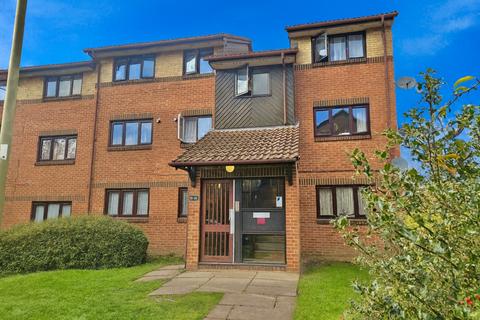 2 bedroom flat for sale, Gatting Close, Pavilion Way, Edgware, HA8