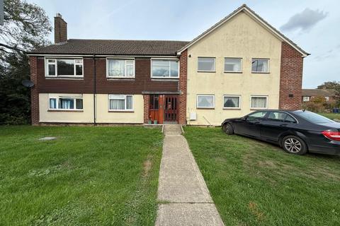 2 bedroom flat for sale, 4 Lodden Close, Bicester, Oxfordshire OX26 2AZ