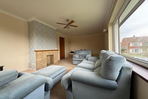 2 bedroom flat for sale, 4 Lodden Close, Bicester, Oxfordshire OX26 2AZ