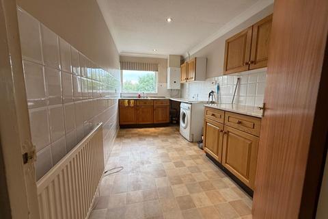 2 bedroom flat for sale, 4 Lodden Close, Bicester, Oxfordshire OX26 2AZ