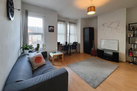 Dingwall Road, London SW18
