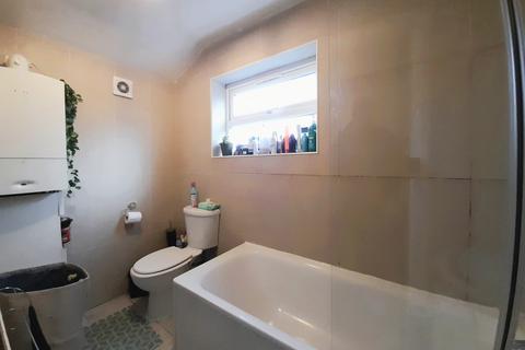 1 bedroom apartment for sale, Dingwall Road, London SW18