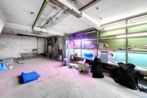 Convenience store to rent, 220 Bethnal Green Rd London E2 0AA