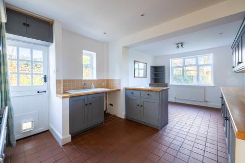 Glengarriff Long Street, Galhampton, Yeovil, BA22 7AY