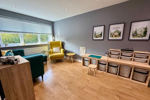 3 bedroom semi-detached house for sale, Lewisham Drive, Swadlincote DE11