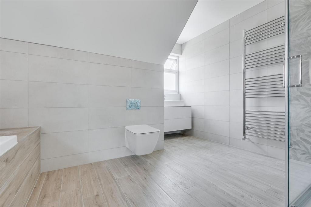 Ensuite 1.jpeg