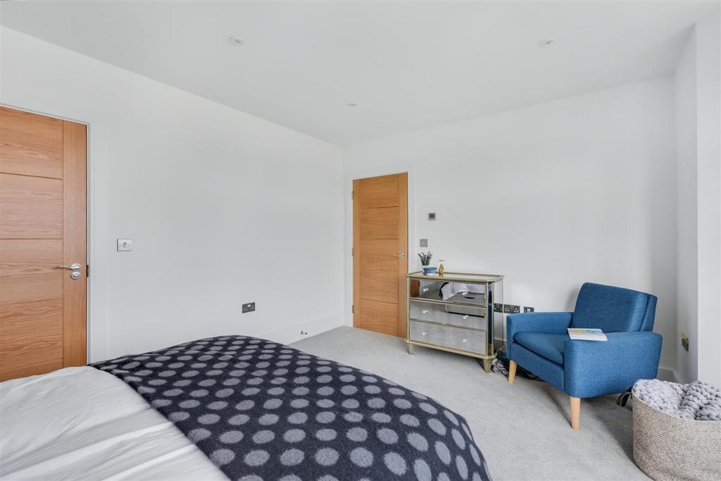 Bedroom 4 3.jpeg