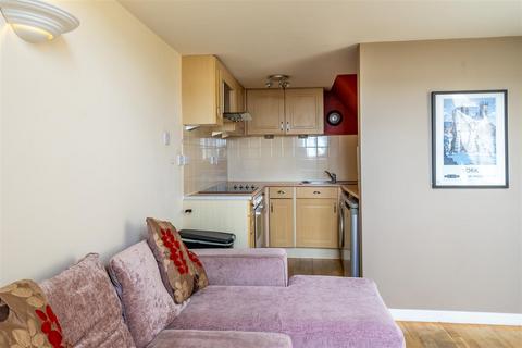 2 bedroom maisonette to rent, County House, Monkgate, York, YO31 7NS