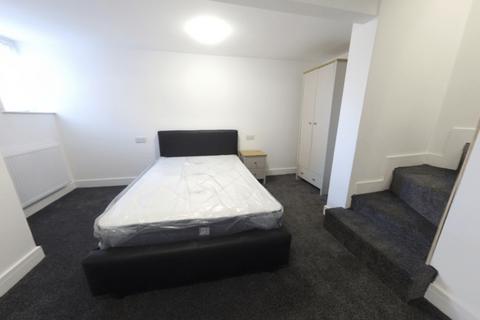 5 bedroom house to rent, Royal Park Grove, Leeds LS6