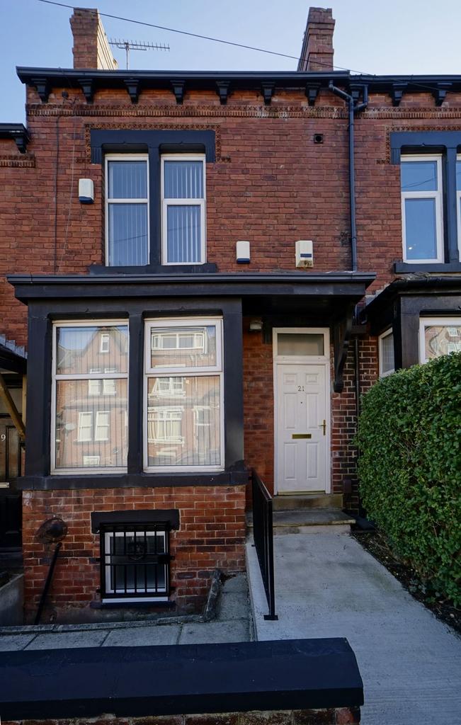 A charming traditional brick-fronted residentia...