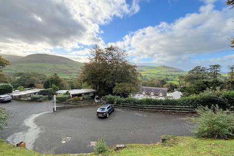 undefined, Bryncrug LL36