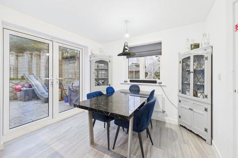 undefined, Lawrence Drive, Calne SN11