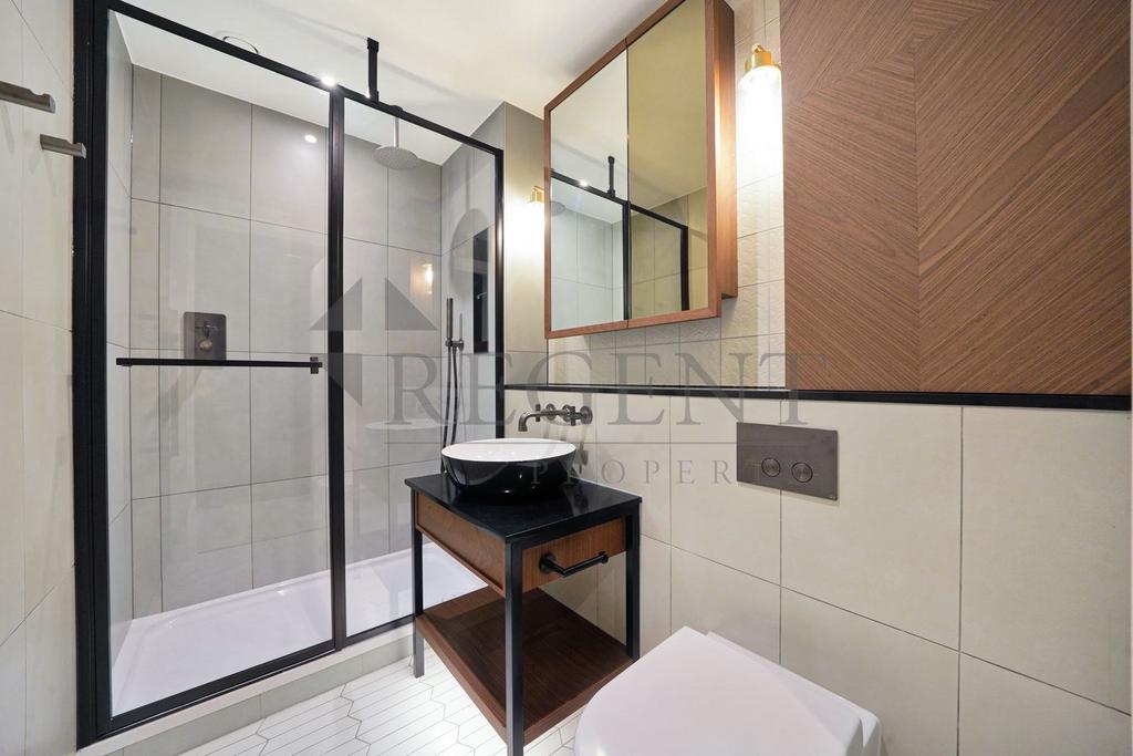 Main en-suite
