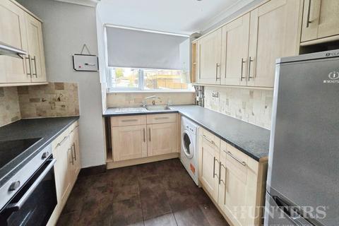 2 bedroom maisonette to rent, Beacon Grove, Carshalton, Surrey, SM5 3BA