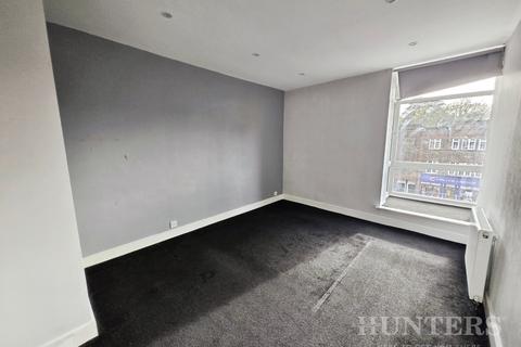 2 bedroom maisonette to rent, Beacon Grove, Carshalton, Surrey, SM5 3BA