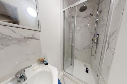 undefined, Headingley Mount, Leeds LS6