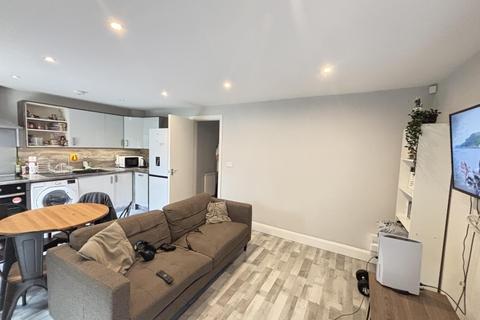 2 bedroom flat to rent, 66a Victoria Road, Leeds LS6