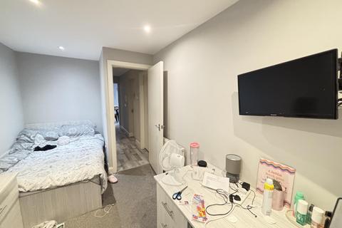 2 bedroom flat to rent, 68A Victoria Road, Leeds LS6