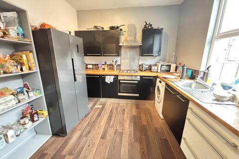 5 bedroom house to rent, Newport View, Leeds LS6