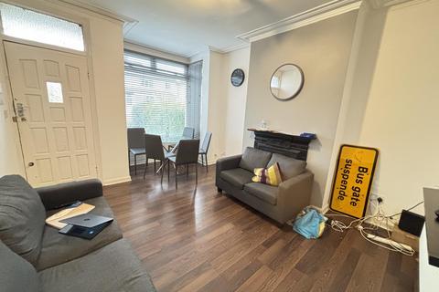 5 bedroom house to rent, Newport View, Leeds LS6