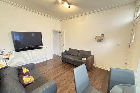 5 bedroom house to rent, Newport View, Leeds LS6