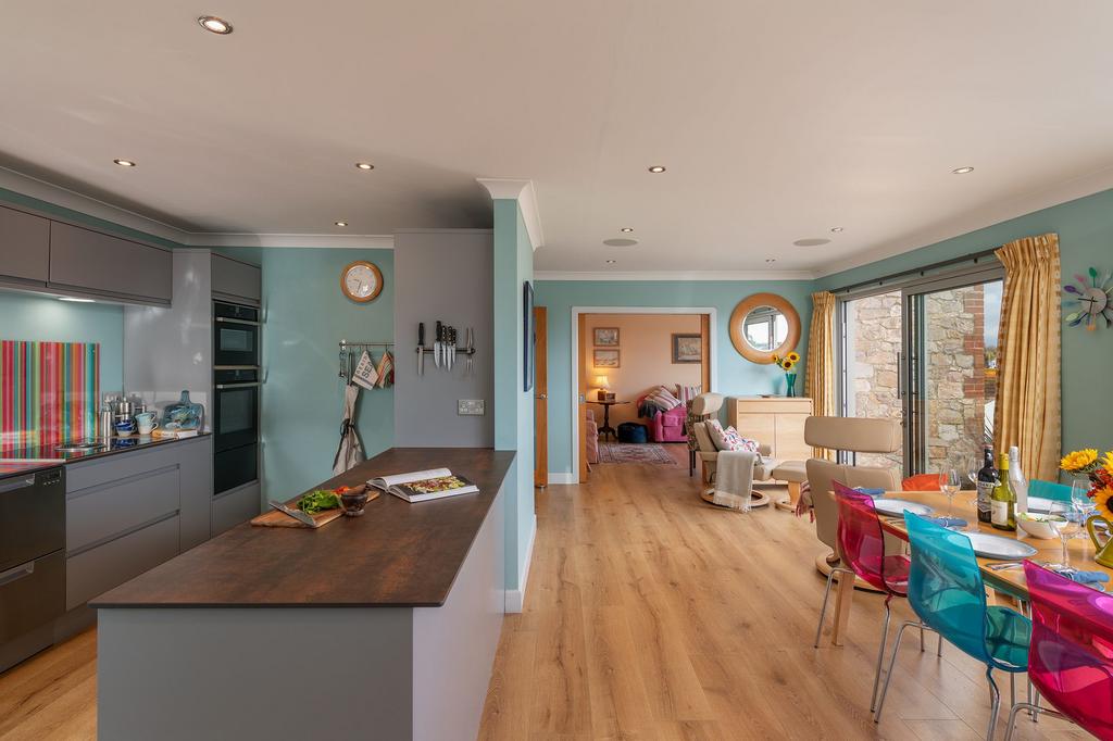Kitchen & Dining Area The Lookout, Brixham