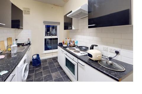 2 bedroom flat to rent, Belle Vue Road, Leeds LS3