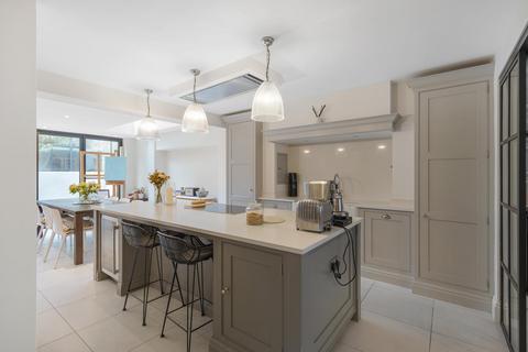 4 bedroom end of terrace house for sale, Ashburnham Road, London, SW10