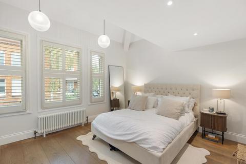 4 bedroom end of terrace house for sale, Ashburnham Road, London, SW10