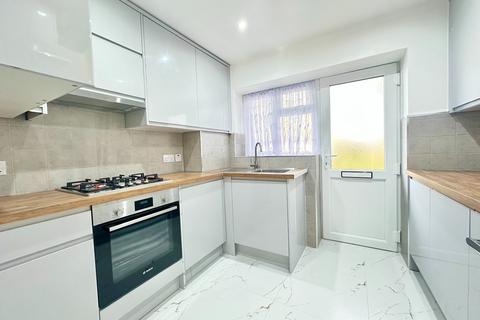undefined, Stonegrove, Edgware HA8