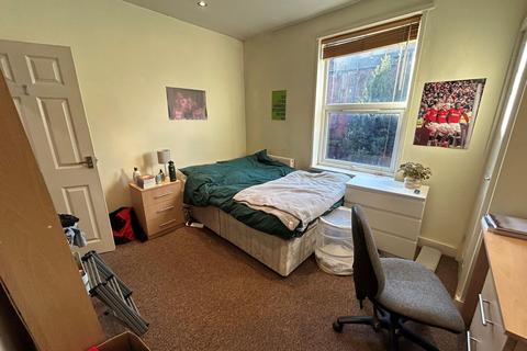 6 bedroom house to rent, Beamsley Grove, Leeds LS6