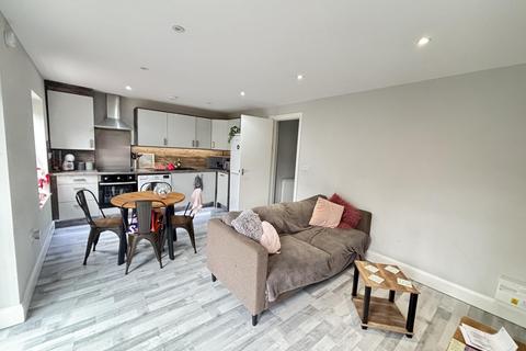2 bedroom flat to rent, 66a Victoria Road, Leeds LS6