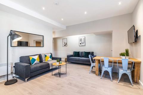 6 bedroom house to rent, 18a Blenheim Square, Leeds LS2
