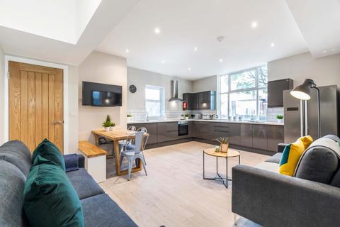 6 bedroom house to rent, 18a Blenheim Square, Leeds LS2
