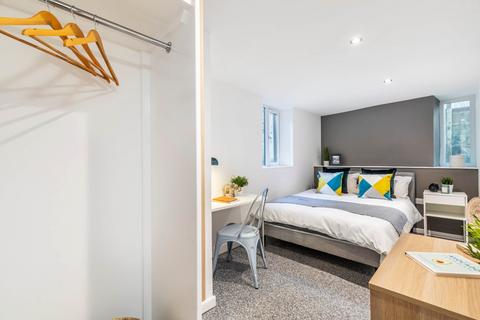 6 bedroom house to rent, 18a Blenheim Square, Leeds LS2