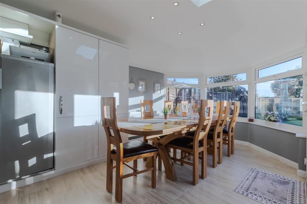Sitting/Dining Room