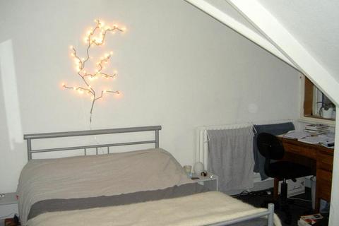 undefined, Headingley Mount, Leeds LS6