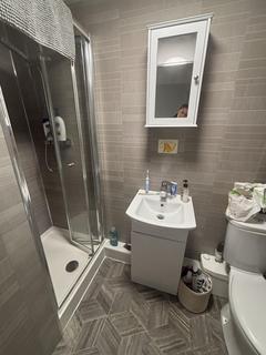 3 bedroom flat to rent, Belle Vue Road, Leeds LS3