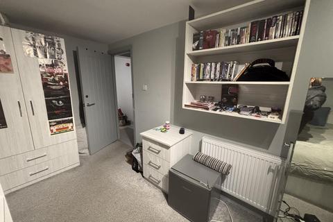 3 bedroom flat to rent, Belle Vue Road, Leeds LS3