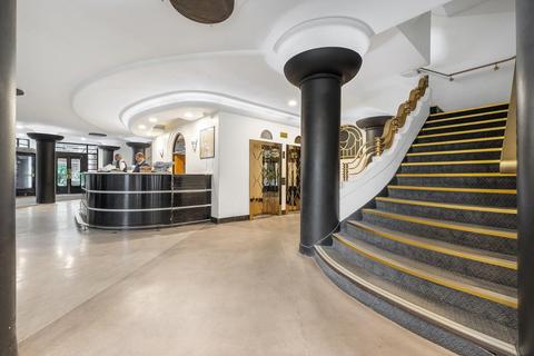 1 bedroom flat for sale, Balham High Road, London SW17