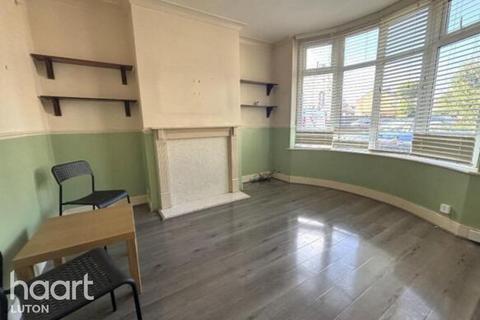 undefined, St Monicas Avenue, Luton