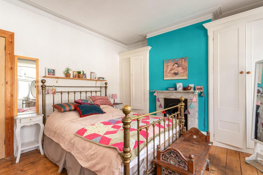 Bedroom (3).jpg