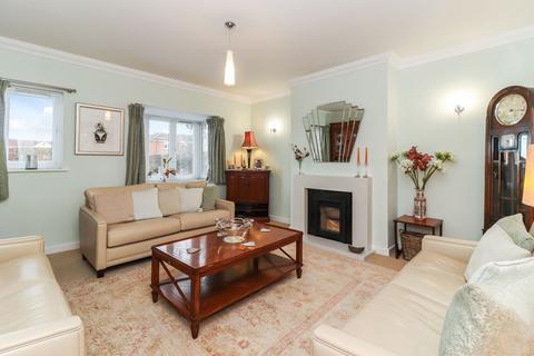 5 Homefield, Bovingdon, Hemel Hempstead, HP3 0HU