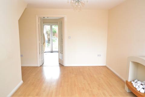 2 bedroom townhouse to rent, Timson Close, Market Harborough LE16