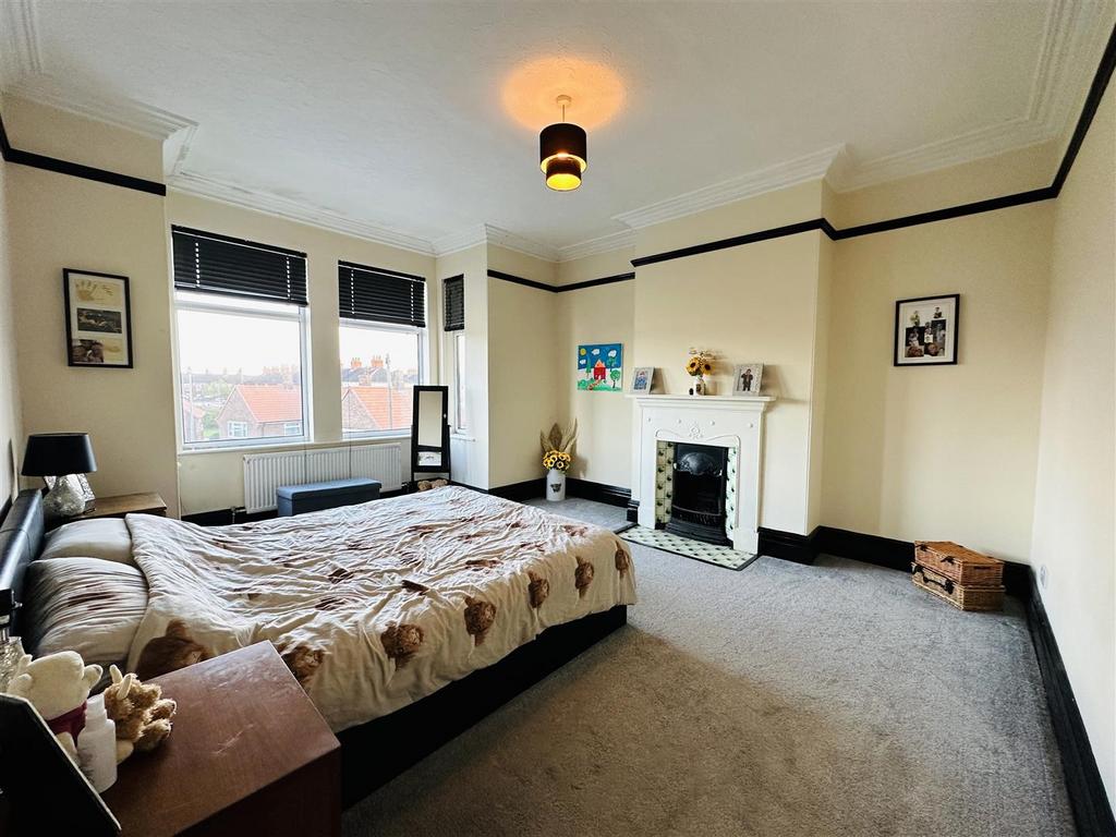 Bed 1.jpg