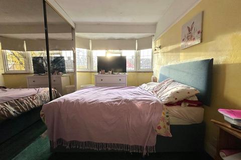 3 bedroom terraced house for sale, Longhill Road, London, SE6