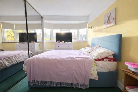 3 bedroom terraced house for sale, Longhill Road, London, SE6